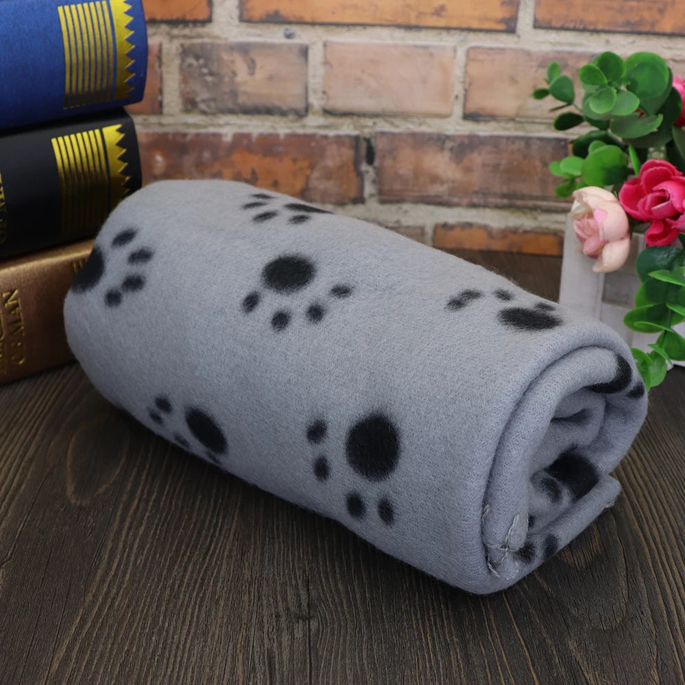 Soft Fleece Pet Blanket – Cozy Paw Print Comfort for Dogs & Cats