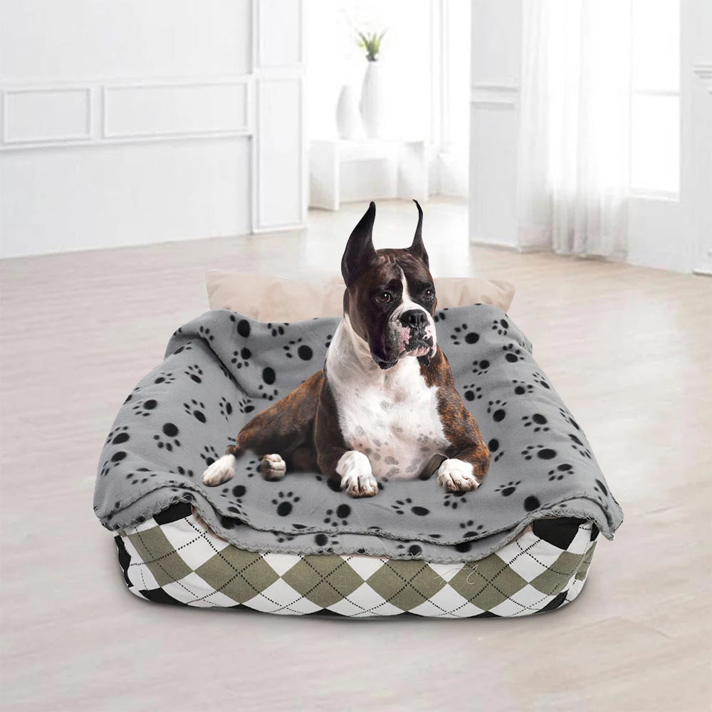 Soft Fleece Pet Blanket – Cozy Paw Print Comfort for Dogs & Cats